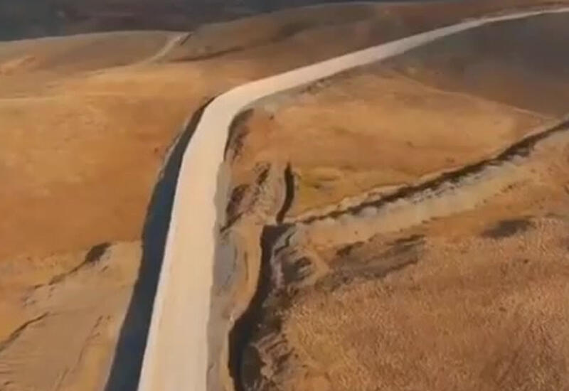 Турция показала готовый участок стены на границе с Ираном