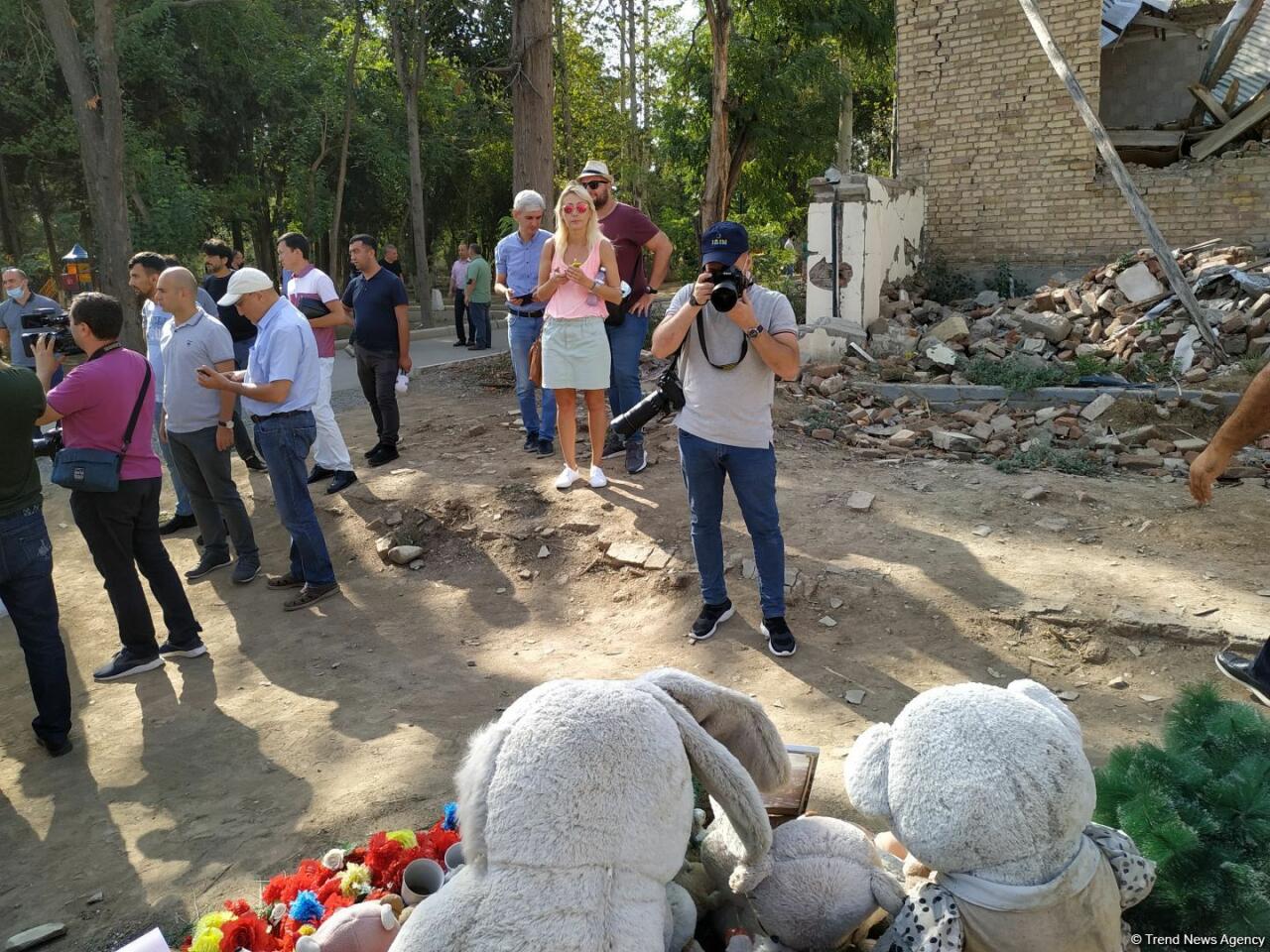 Поездка в Физулинский, Джебраильский и Агдамский районы: путевые заметки с зарубежными журналистами