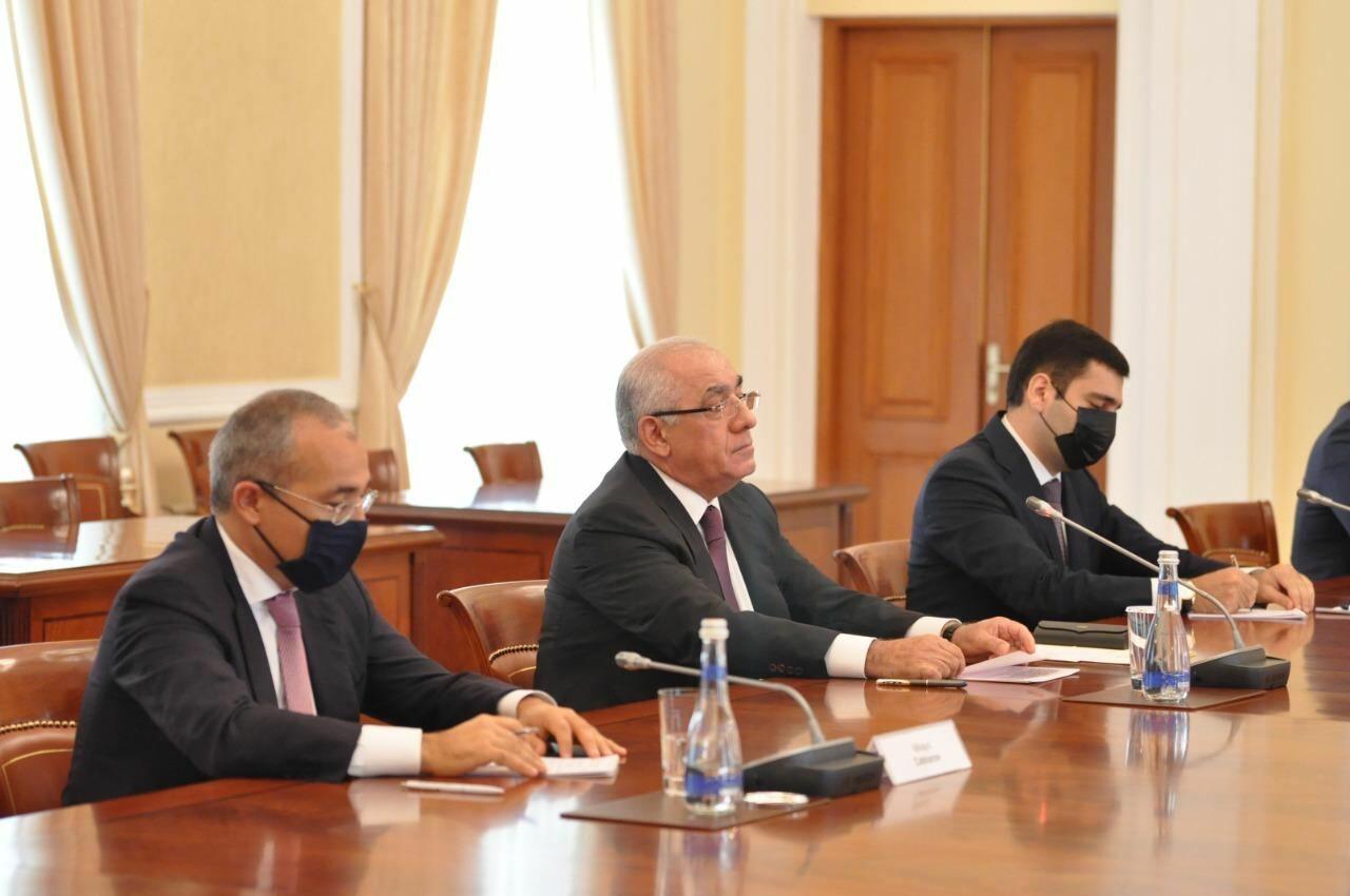 Али Асадов на переговорах с делегацией Тюркского совета