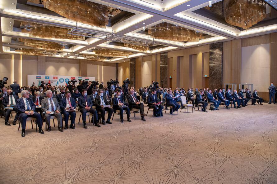 Состоялся бизнес-форум, посвященный восстановлению Карабаха