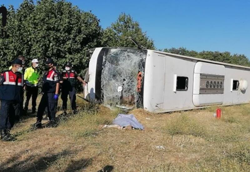 В Турции перевернулся автобус с украинскими туристами, есть погибший и пострадавшие