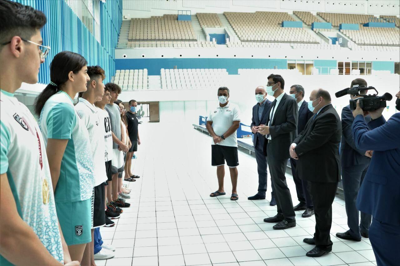 Новый министр молодежи и спорта встретился с членами национальной команды по плаванию