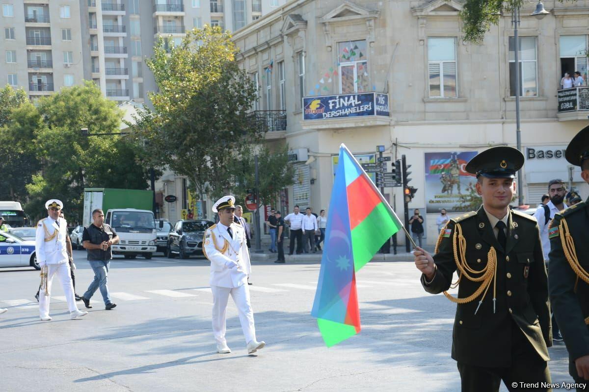 В Баку проходят шествия в связи со 103-й годовщиной освобождения города Кавказской исламской армией