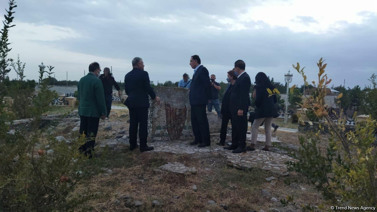 Делегация Ассоциации омбудсменов ОИС осмотрела памятник «Марага-150» в Тертере