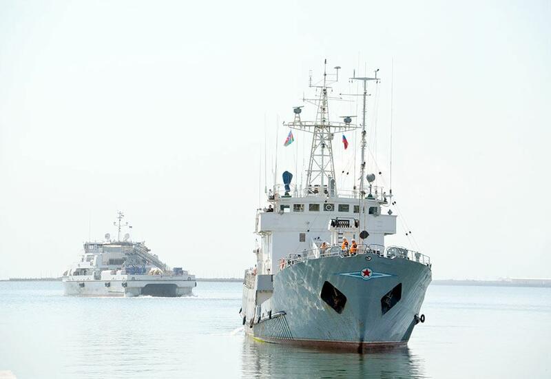 Корабли Каспийской флотилии ВМФ России вошли в порт Баку
