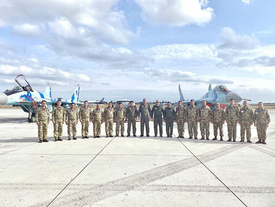 В Турции с восхищением встретили полеты азербайджанских военных летчиков