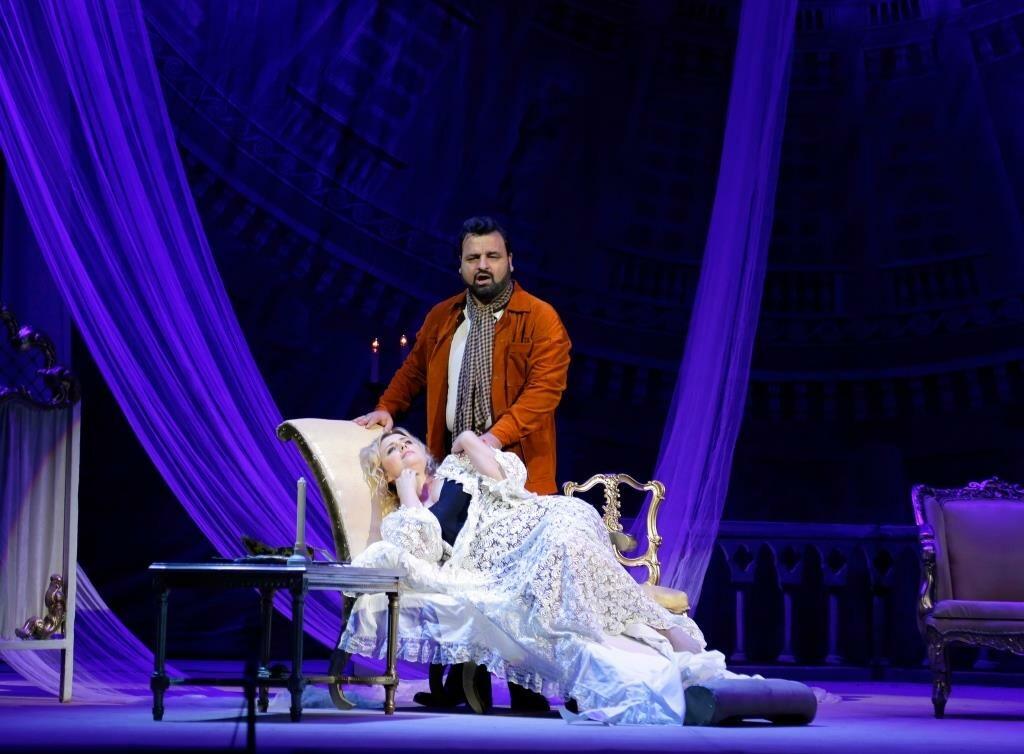 Легендарная «Травиата» на сцене театра оперы и балета