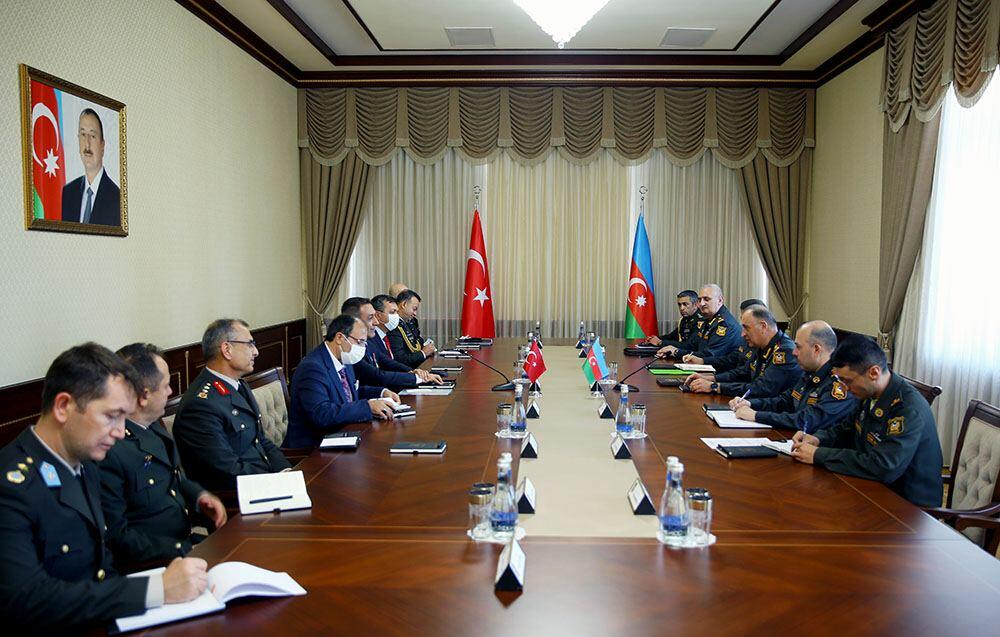 Начальник генштаба ВС Азербайджана встретился с замминистра национальной обороны Турции