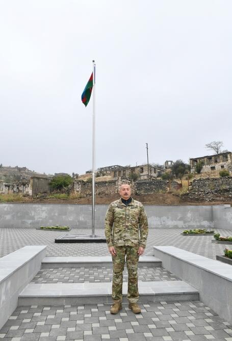 Президент Ильхам Алиев поднял флаг Азербайджана в селе Талыш Тертерского района