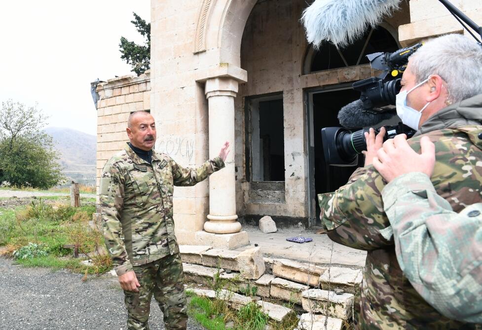 Президент Ильхам Алиев поднял флаг Азербайджана в селе Талыш Тертерского района