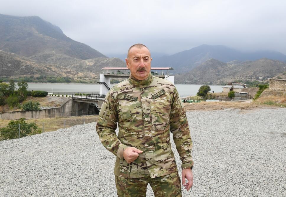 Президент Ильхам Алиев поднял флаг Азербайджана в селе Суговушан Тертерского района
