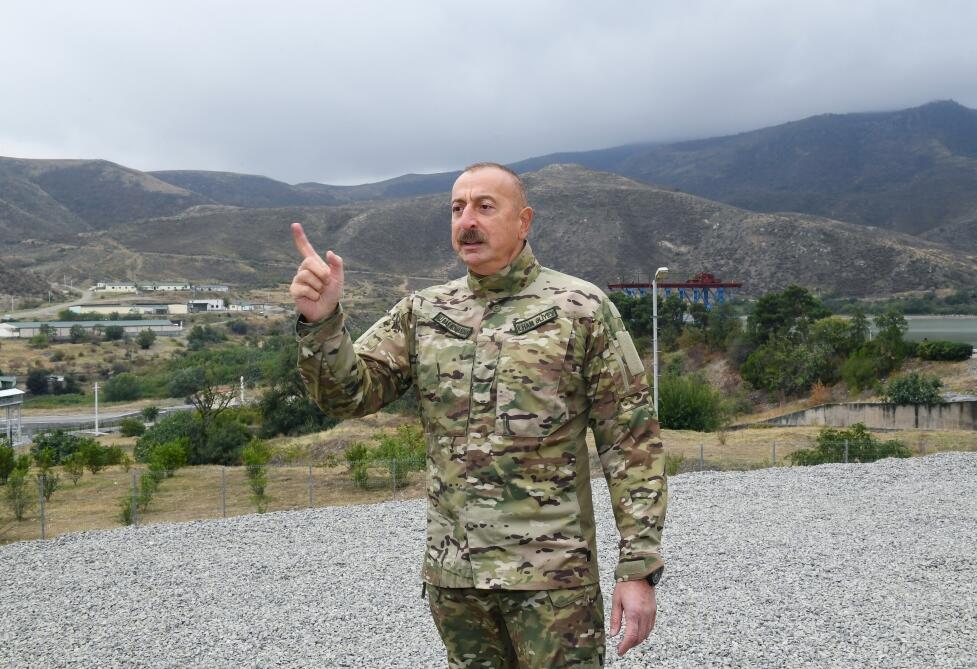 Президент Ильхам Алиев поднял флаг Азербайджана в селе Суговушан Тертерского района