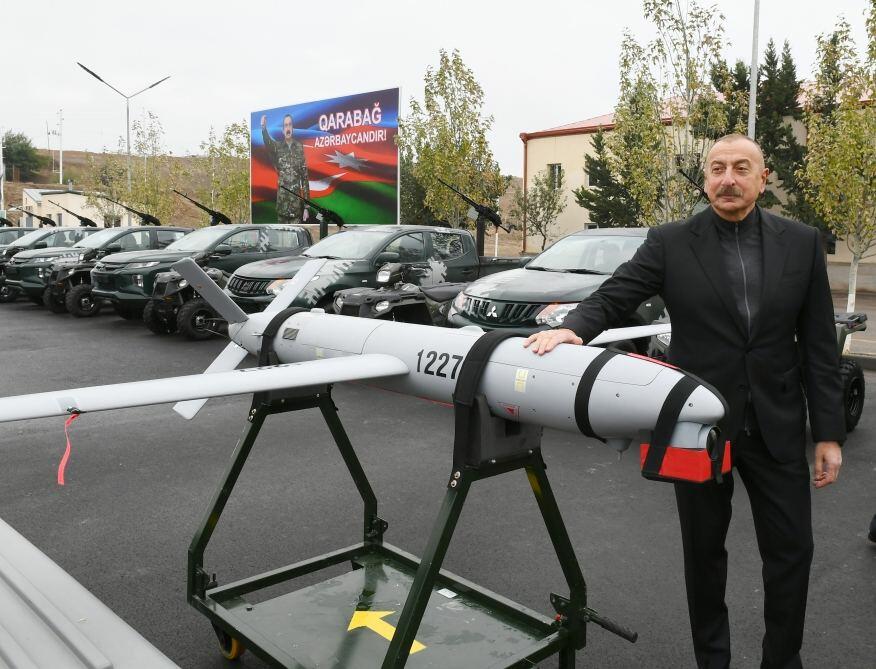 Знаменательные кадры: Президент Ильхам Алиев осмотрел БПЛА Harop в Джебраиле