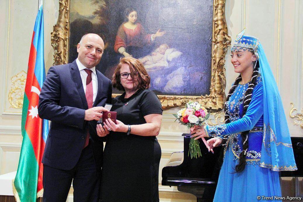 В Баку прошла церемония вручения государственных наград деятелям культуры