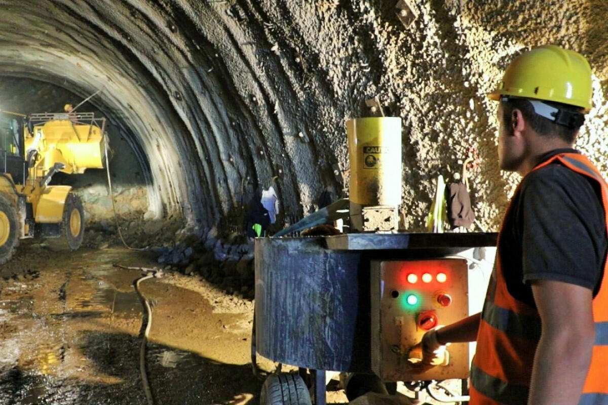 Продолжается строительство туннеля Муровдаг