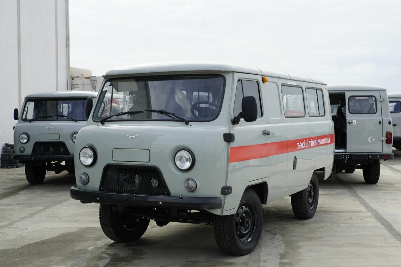 В Карабах поставлены автомобили скорой помощи