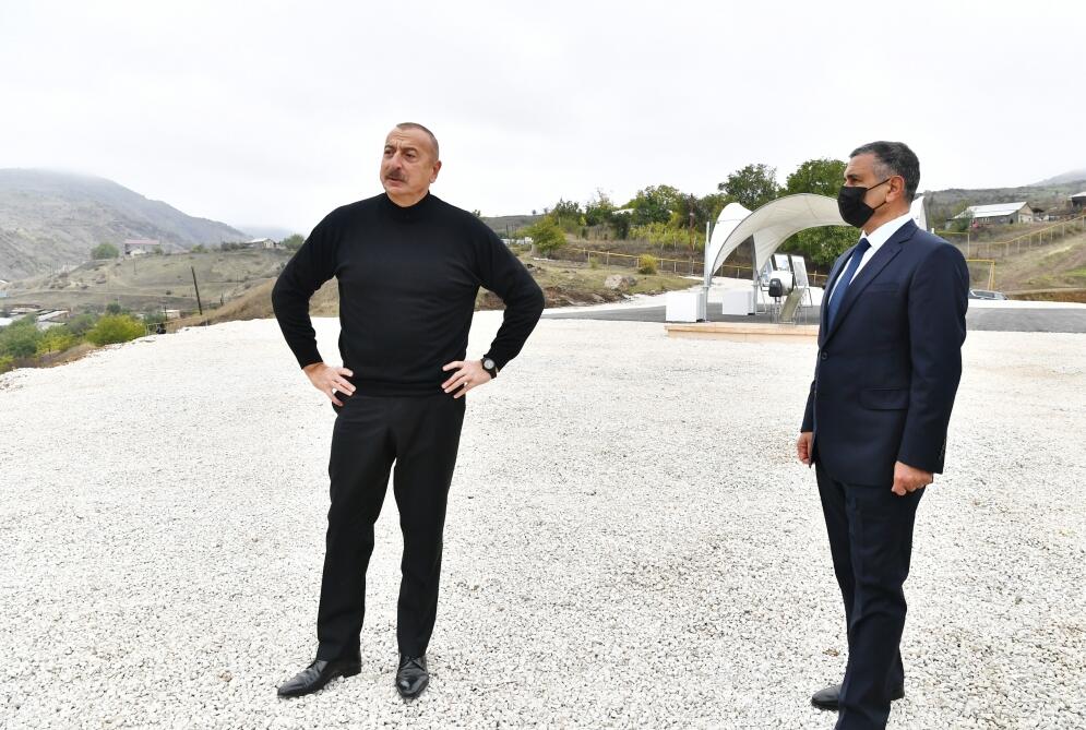 Президент Ильхам Алиев заложил фундамент новой мечети в поселке Гадрут
