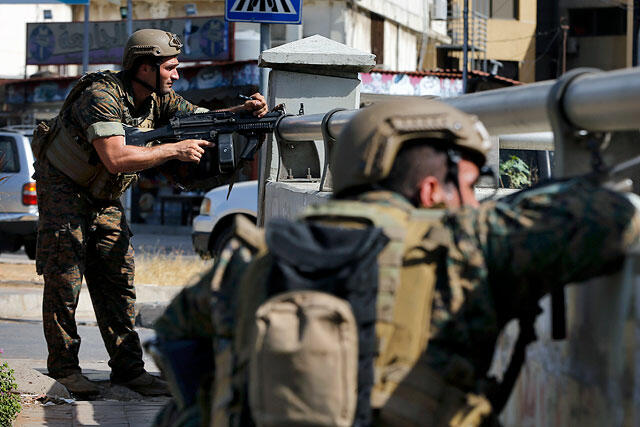 Массовые беспорядки в Бейруте: армия Ливана стянула бронетехнику к месту перестрелки