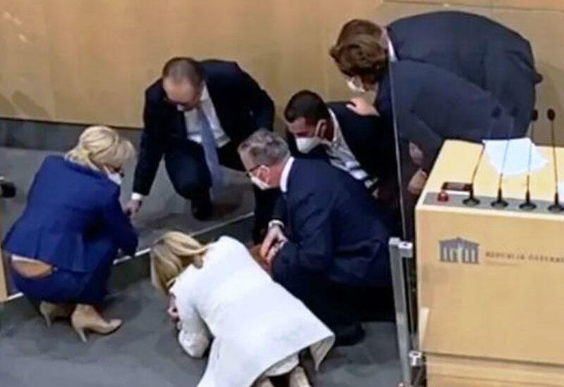 Deputat parlamentdə çıxışı zamanı huşunu itirdi