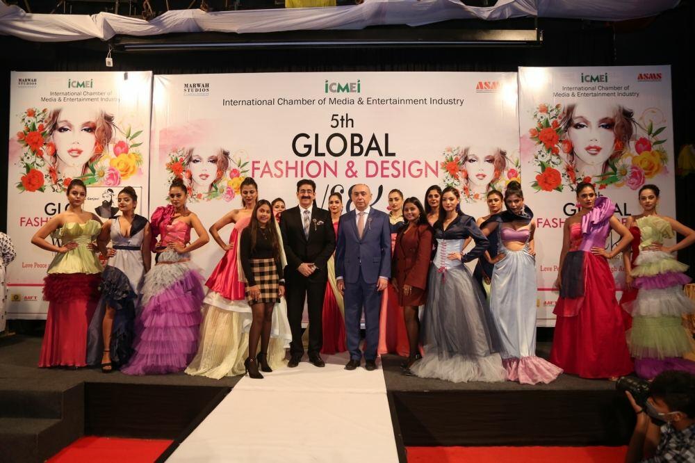 В Индии прошло модное дефиле, посвященное Азербайджану