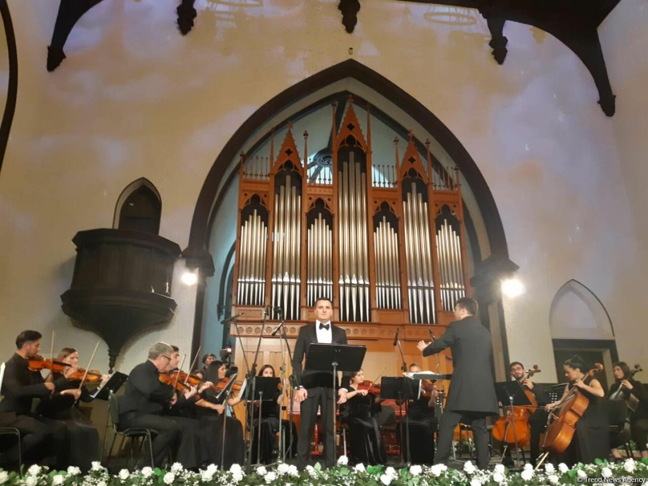 В Баку состоялось торжественное открытие II Азербайджанского международного фестиваля вокалистов