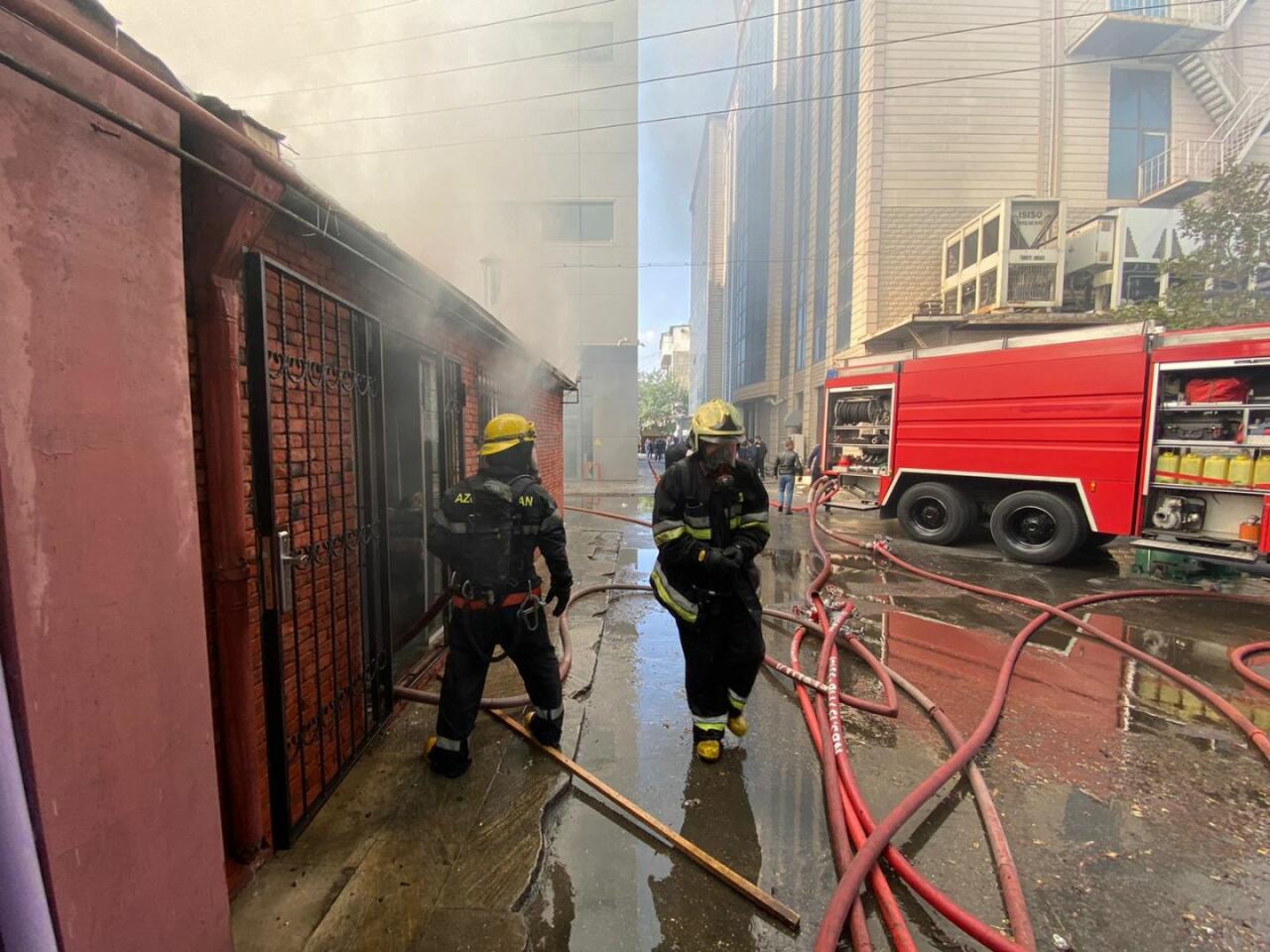 Пожар в Наримановском районе Баку потушен