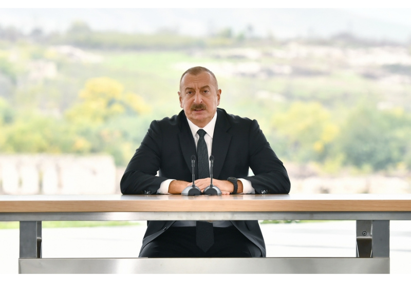 Президент Ильхам Алиев: Азербайджанский народ неустанно шагал к Победе