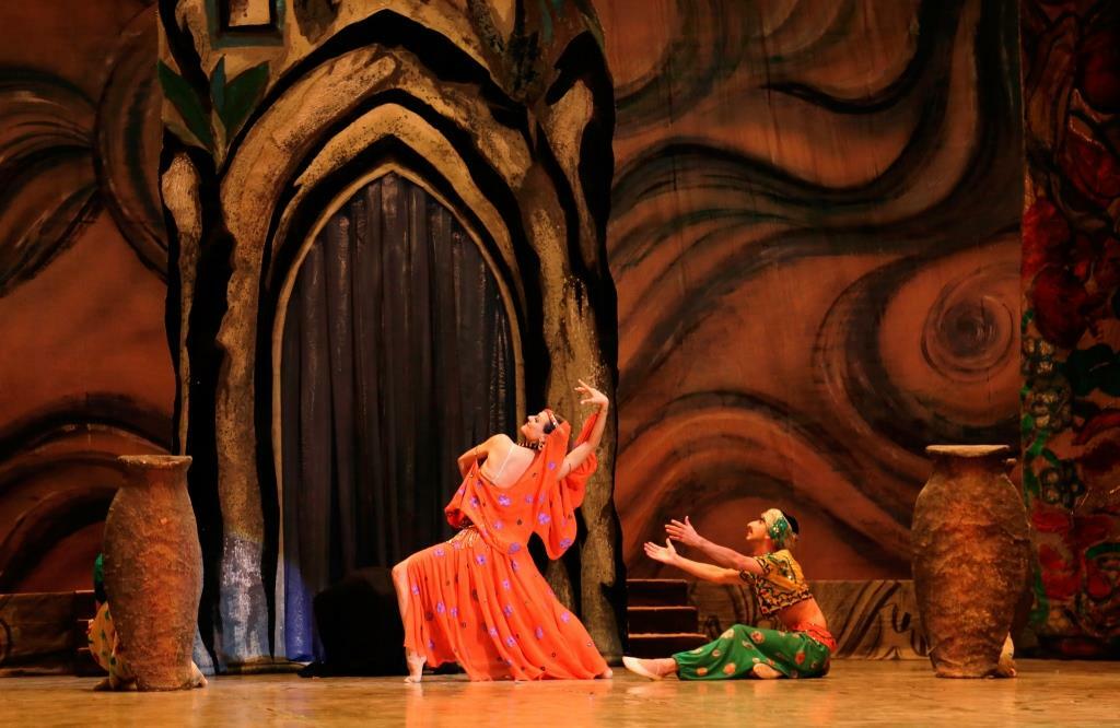 В Театре оперы и балета прошел грандиозный показ "Тысячи и одной ночи"