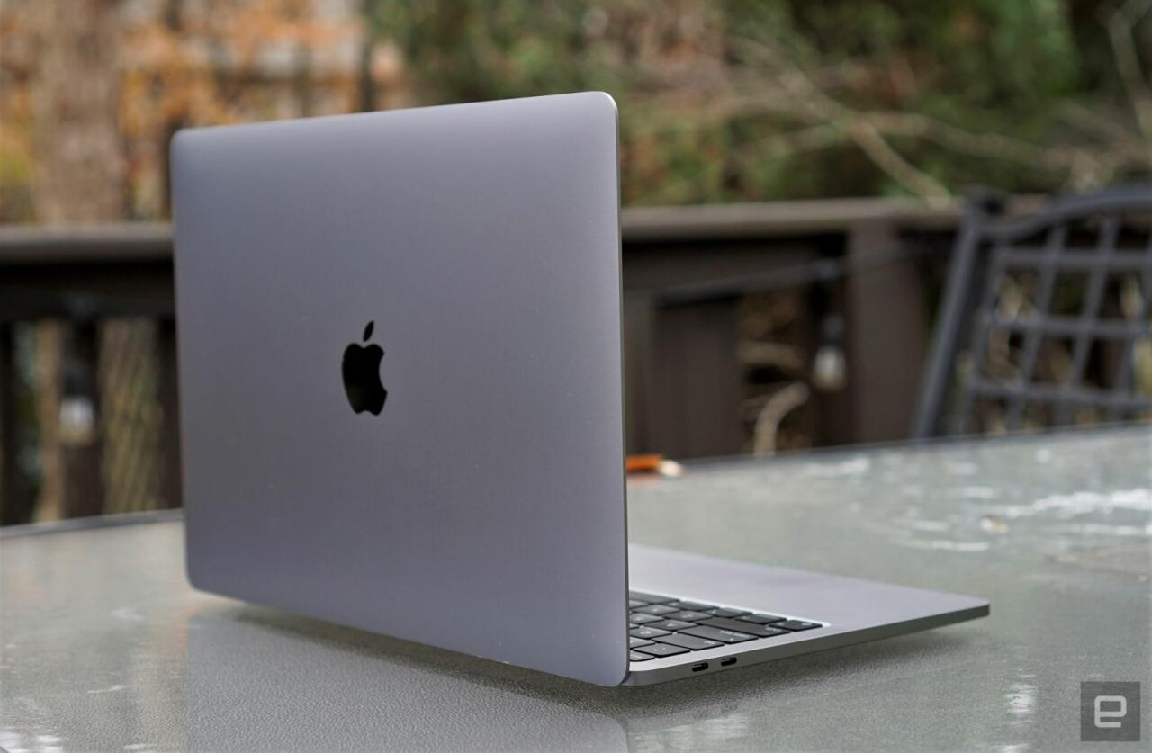 Можно ли обновлять макбук. Macbook m1 pro 256. macbook pro m1 256gb. макбук 10 года. обновление macbook.