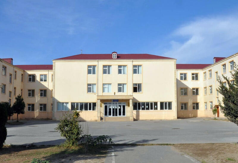 В Баку еще одна школа закрылась из-за коронавируса