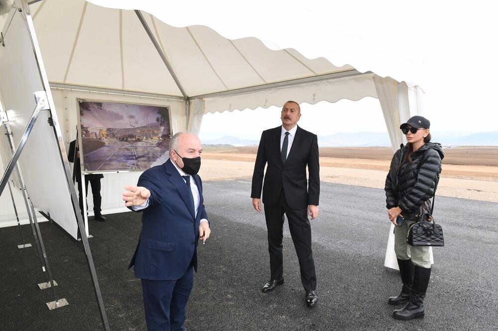 Президент Ильхам Алиев и Первая леди Мехрибан Алиева совершили поездку в Зангиланский район