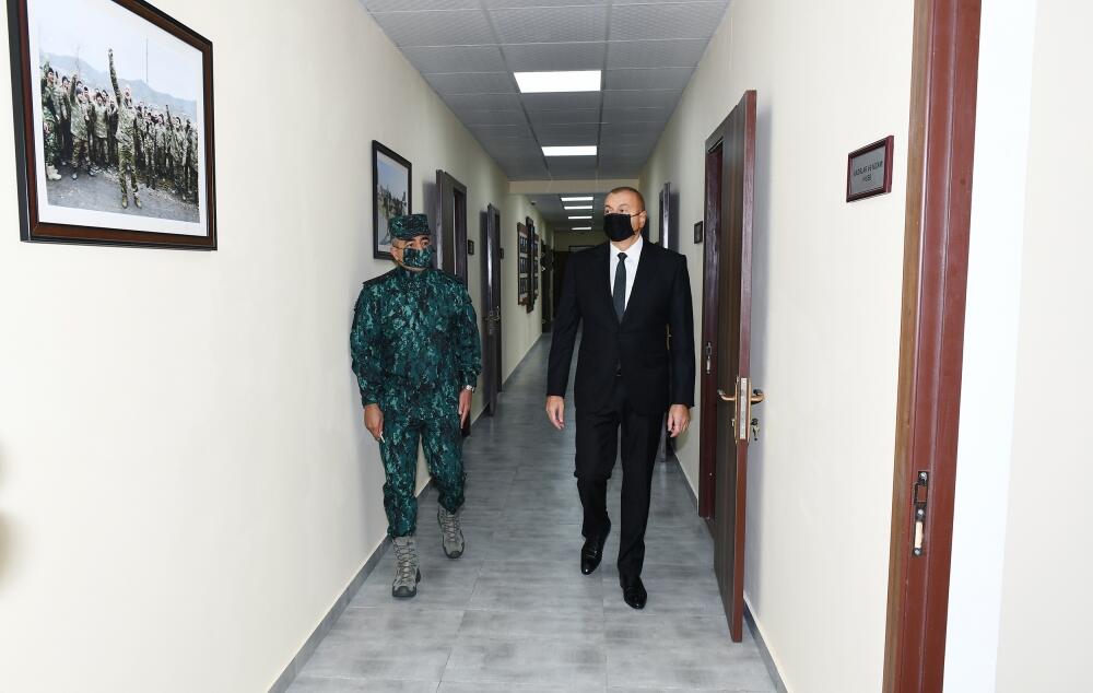 Президент Ильхам Алиев и Первая леди Мехрибан Алиева ознакомились с условиями, созданными в воинской части ГПС в Зангилане