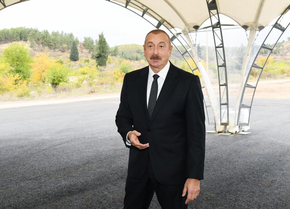 Президент Ильхам Алиев и Первая леди Мехрибан Алиева встретились с представителями общественности Зангилана
