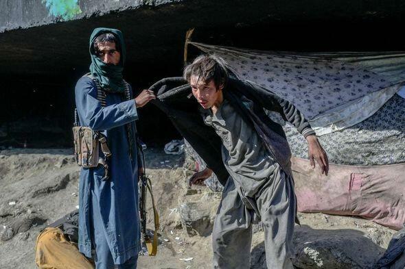 Talibanın narkoman “ovundan” görüntülər