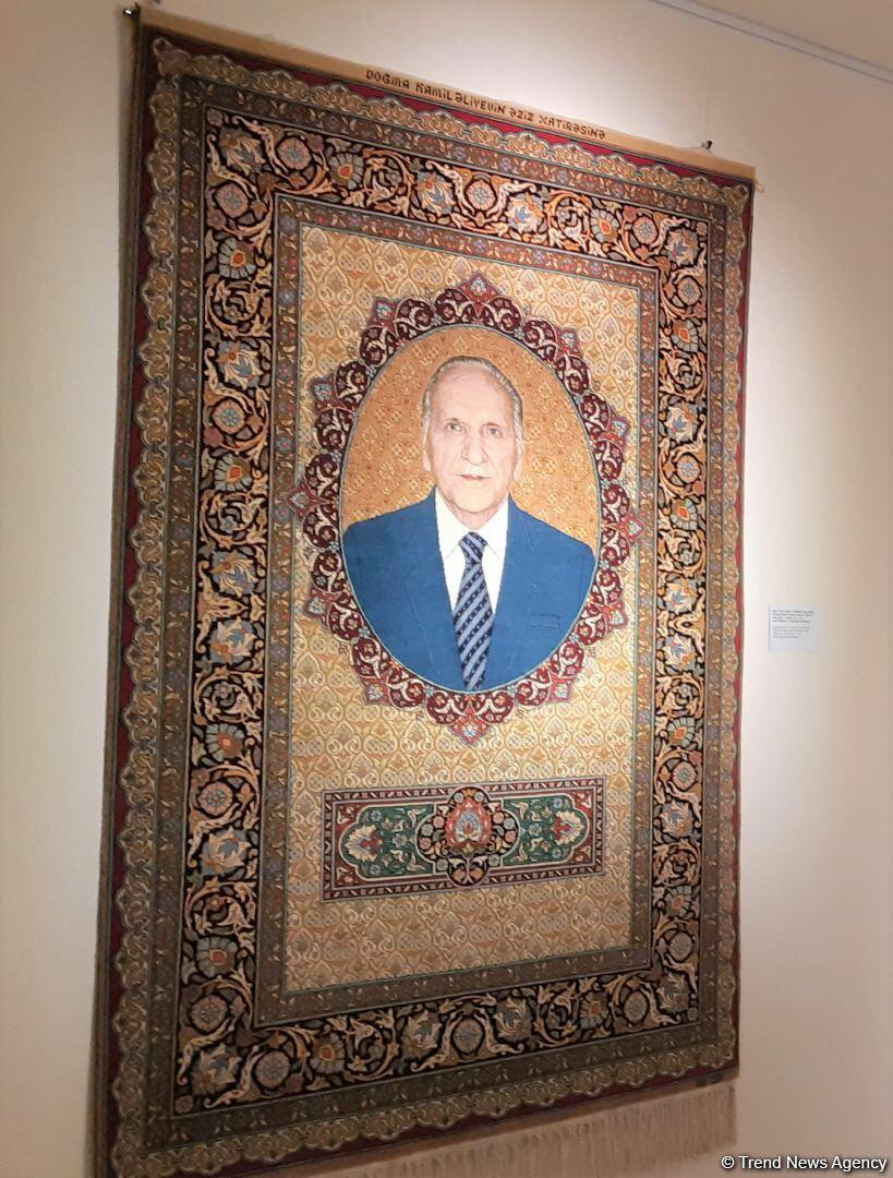 В Музее ковра открылась выставка "Камиль Алиев: художник и время"
