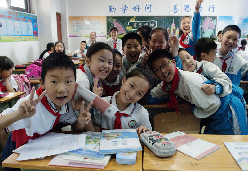 Китай принял закон для снижения учебной нагрузки на детей