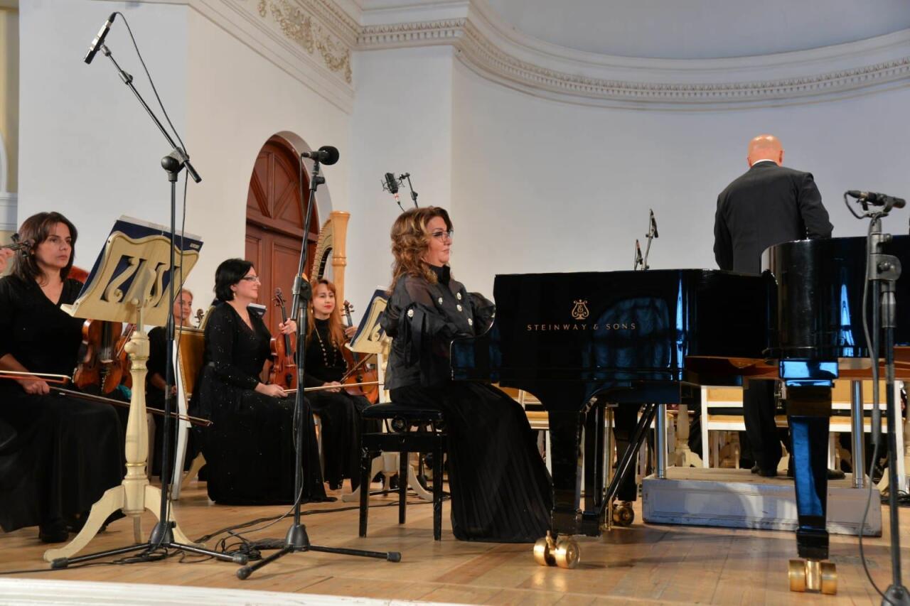 Бакинская музыкальная академия с большим размахом отмечает 100-летний юбилей