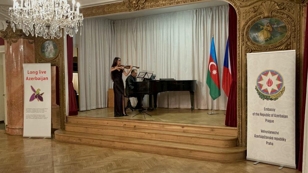 В Праге прошел концерт Джанель Наджафлы Long live Azerbaijan, посвященный Победе Азербайджана