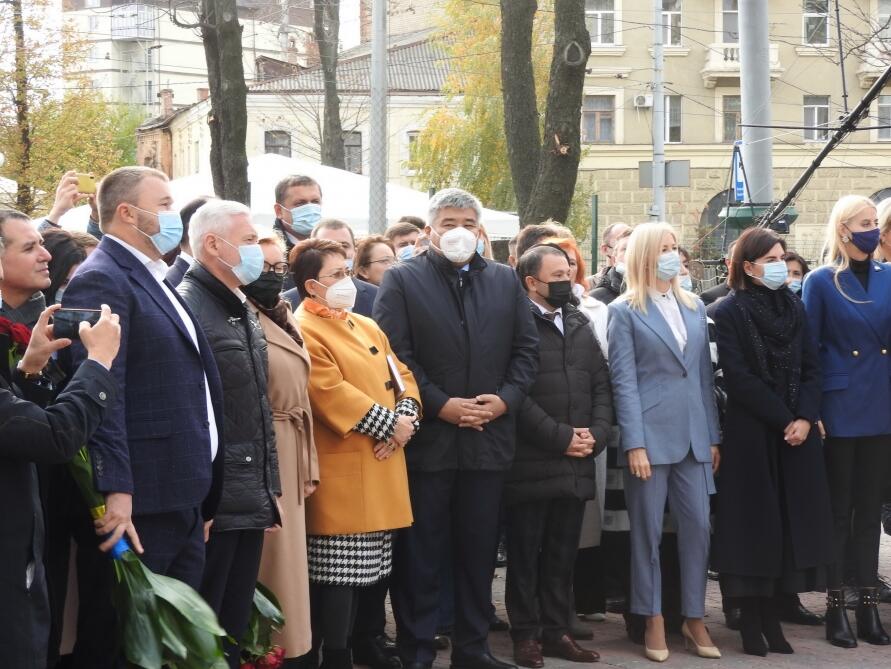 В Харькове открылся памятник Мирза Фатали Ахундзаде