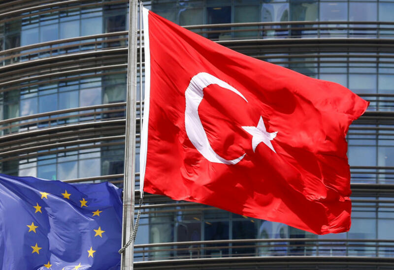Евросоюз следит за ситуацией вокруг решения Турции о высылке послов
