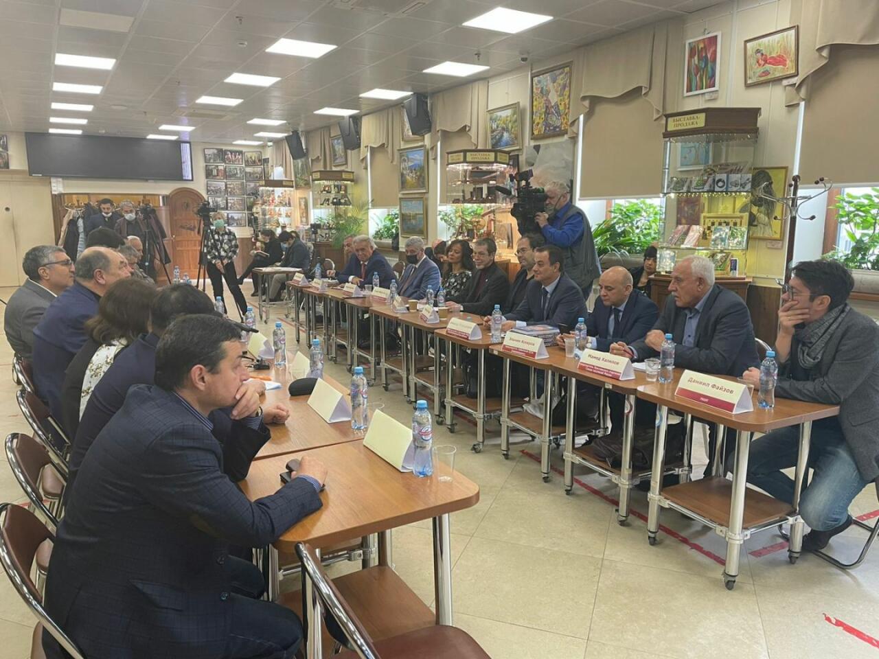 В Москве состоялся круглый стол, посвященный Низами Гянджави