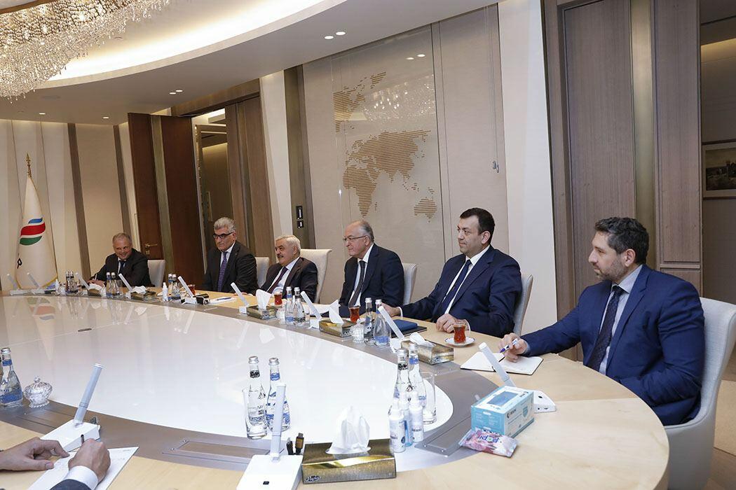 bp и SOCAR обсудили вопрос увеличения добычи газа в Азербайджане