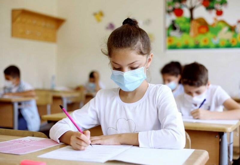 В Азербайджане коронавирусом заразились более 5 тыс. учащихся