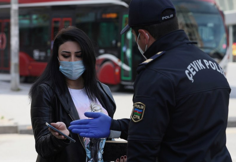 В Азербайджане перед Новым годом усилят контроль за соблюдением правил карантина