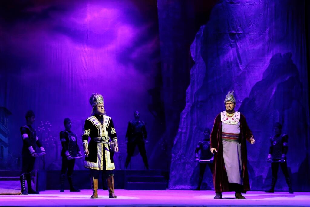 Прекрасный показ оперы "Вагиф" в Театре оперы и балета