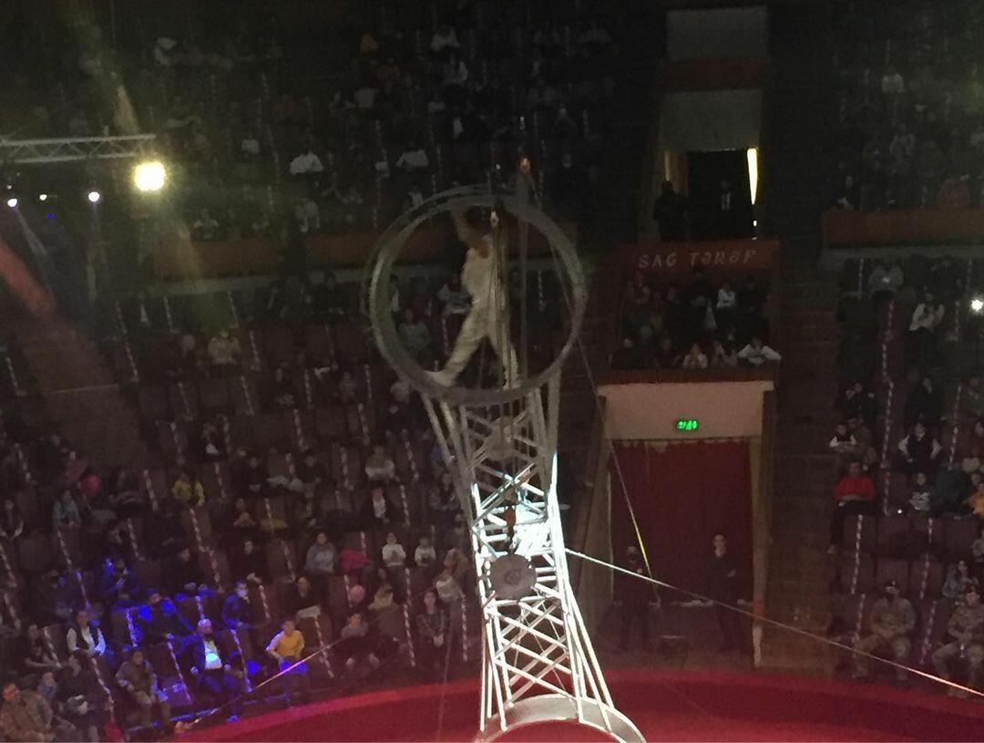 На арене Бакинского государственного цирка представлена программа "Арена смелости"