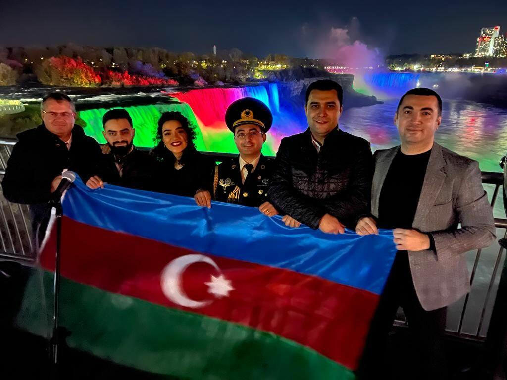 Ниагарский водопад окрасился в цвета Азербайджанского флага