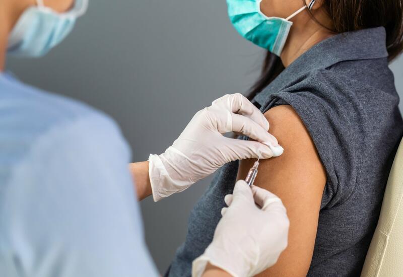 В Грузии полностью вакцинировались 48 подростков