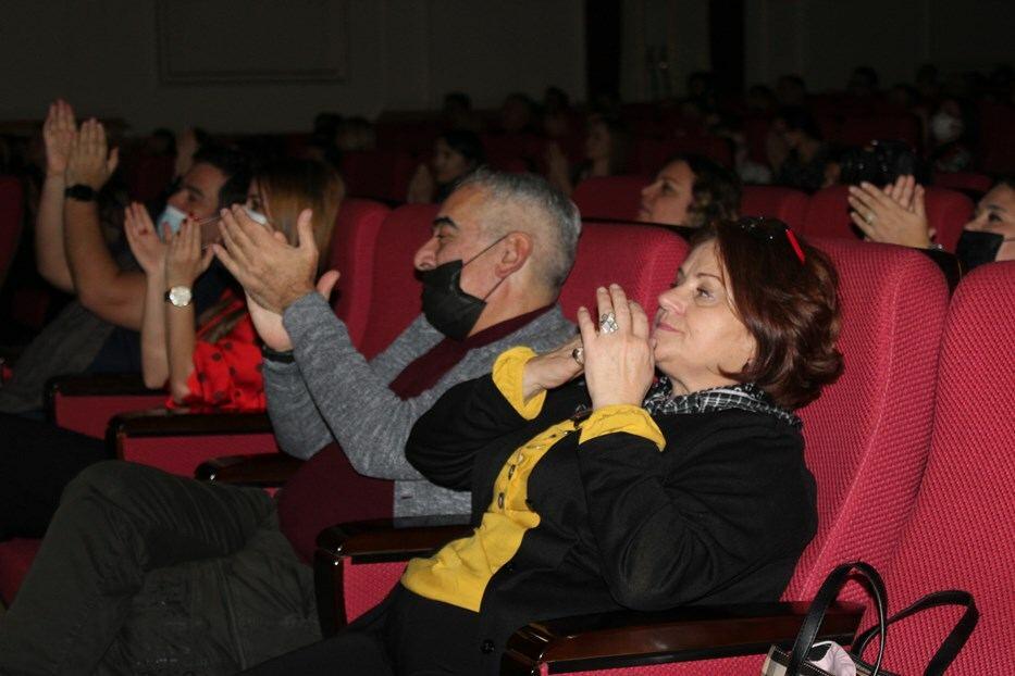 В Баку представлено красочное мультимедийное шоу "Музыкальный проектор" в честь Победы Азербайджана