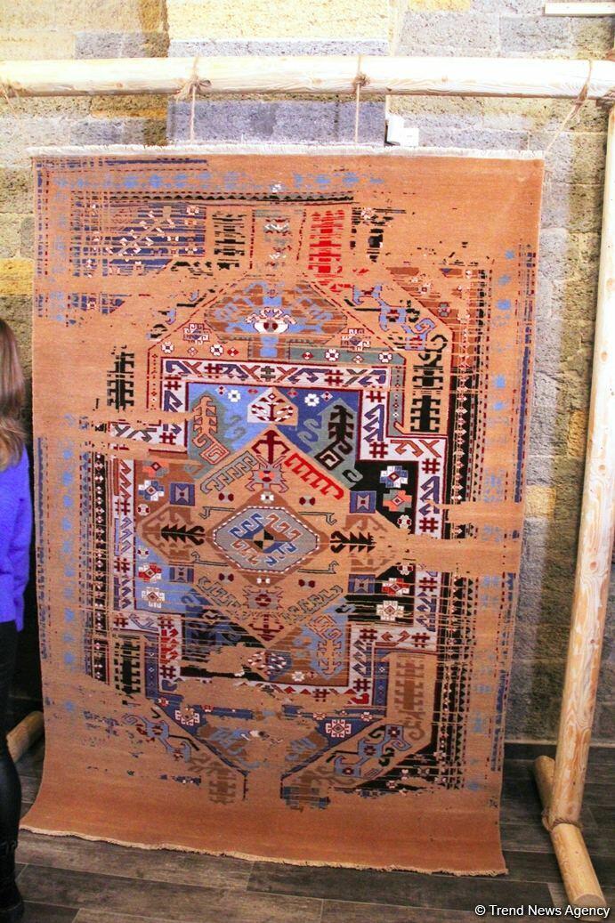 Новый взгляд на Карабахские ковры: в Ичеришехер представлена эксклюзивная коллекция